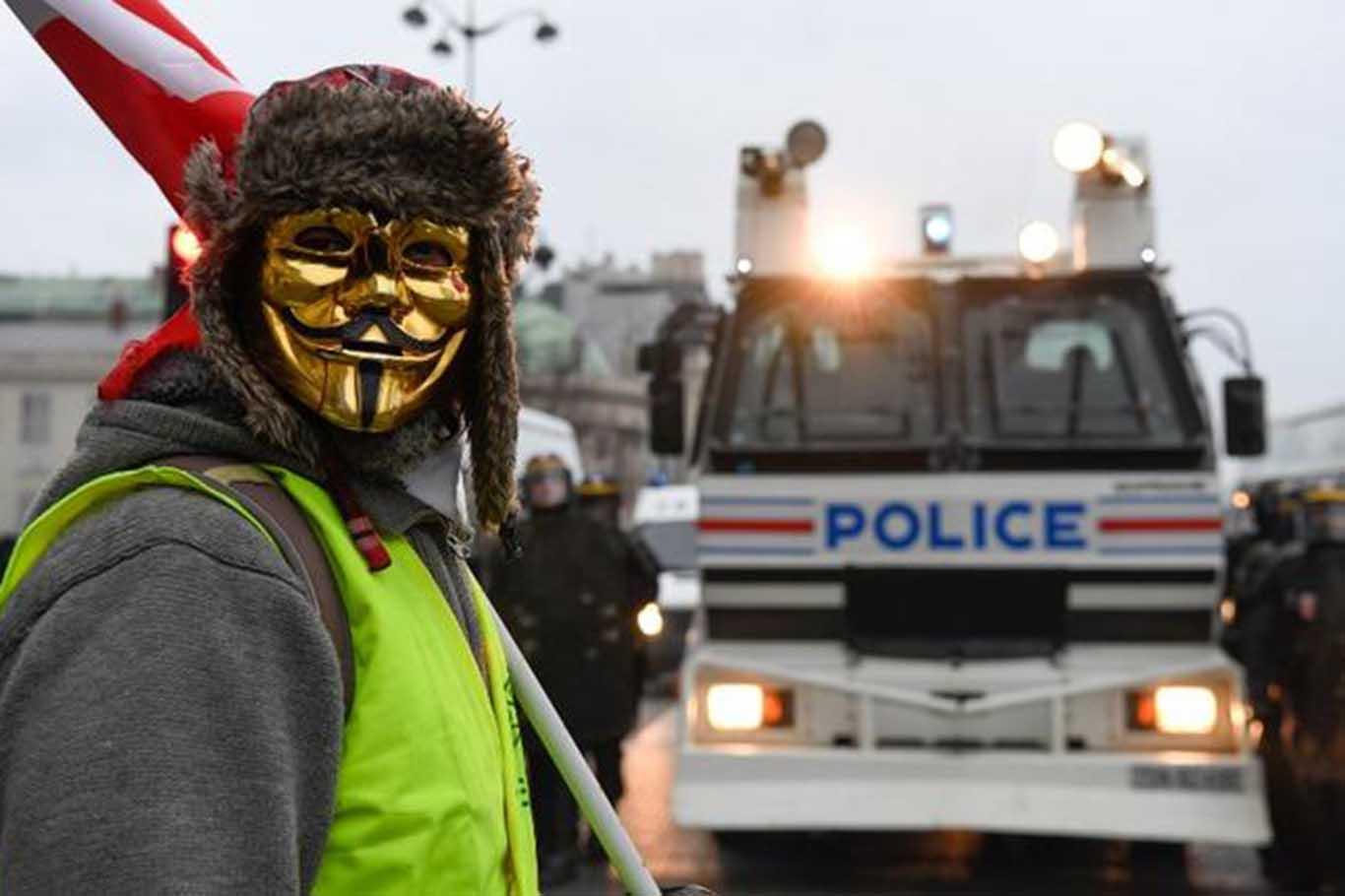 Maske takan protestoculara bir yıl hapis cezası geliyor
